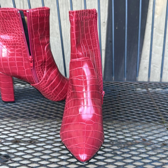 NWT. Catherine Malandrino Ankle Boots - Picture 11 of 17